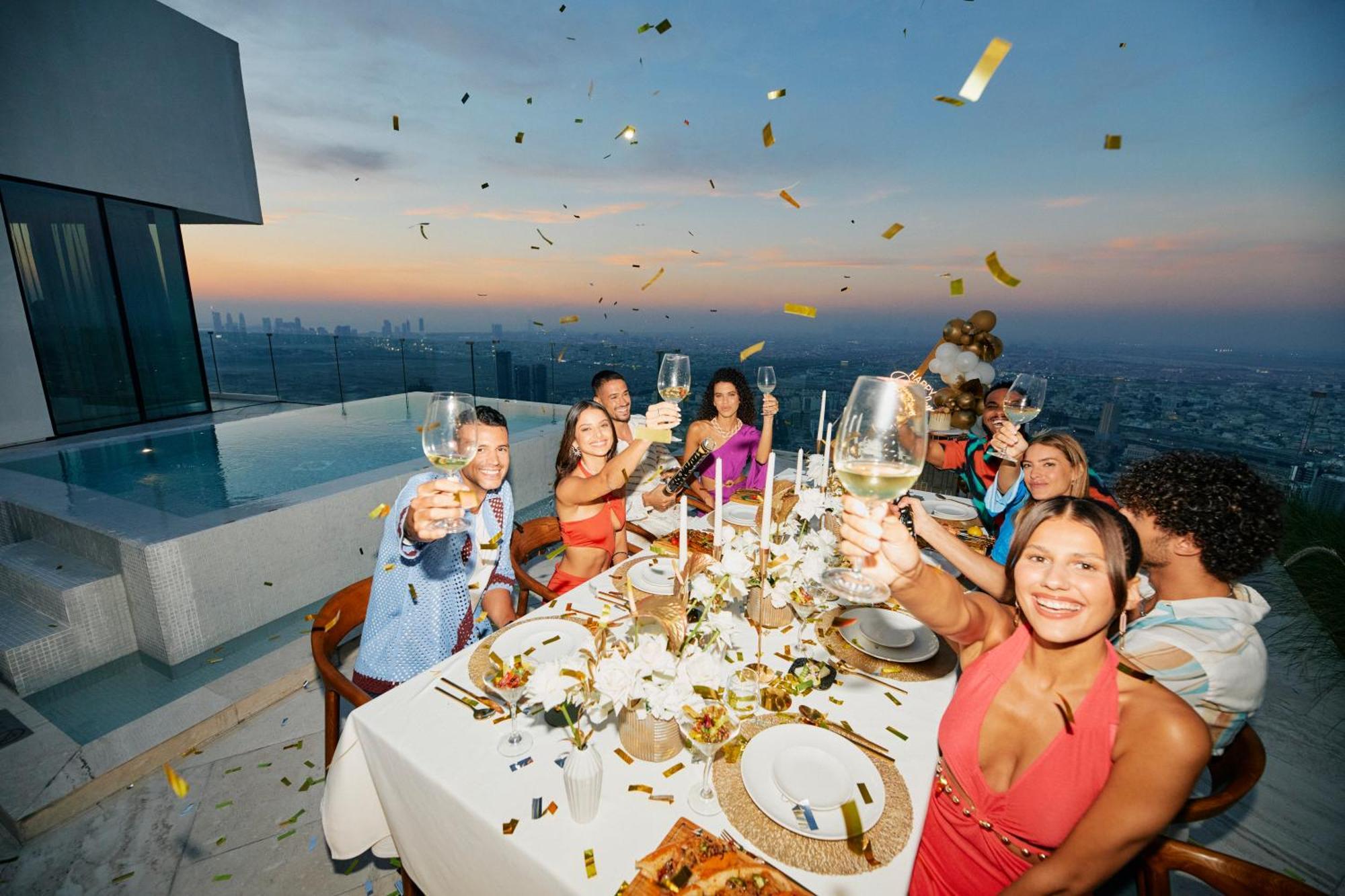 Five Jumeirah Village Dubái Exterior foto A party at the 101