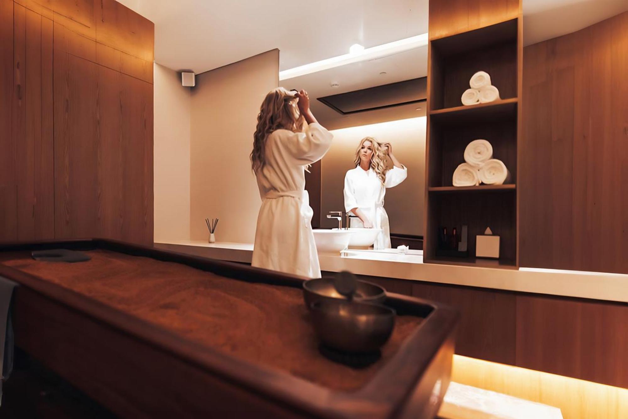 Five Jumeirah Village Dubái Exterior foto A spa at the Mandarin Oriental, Munich